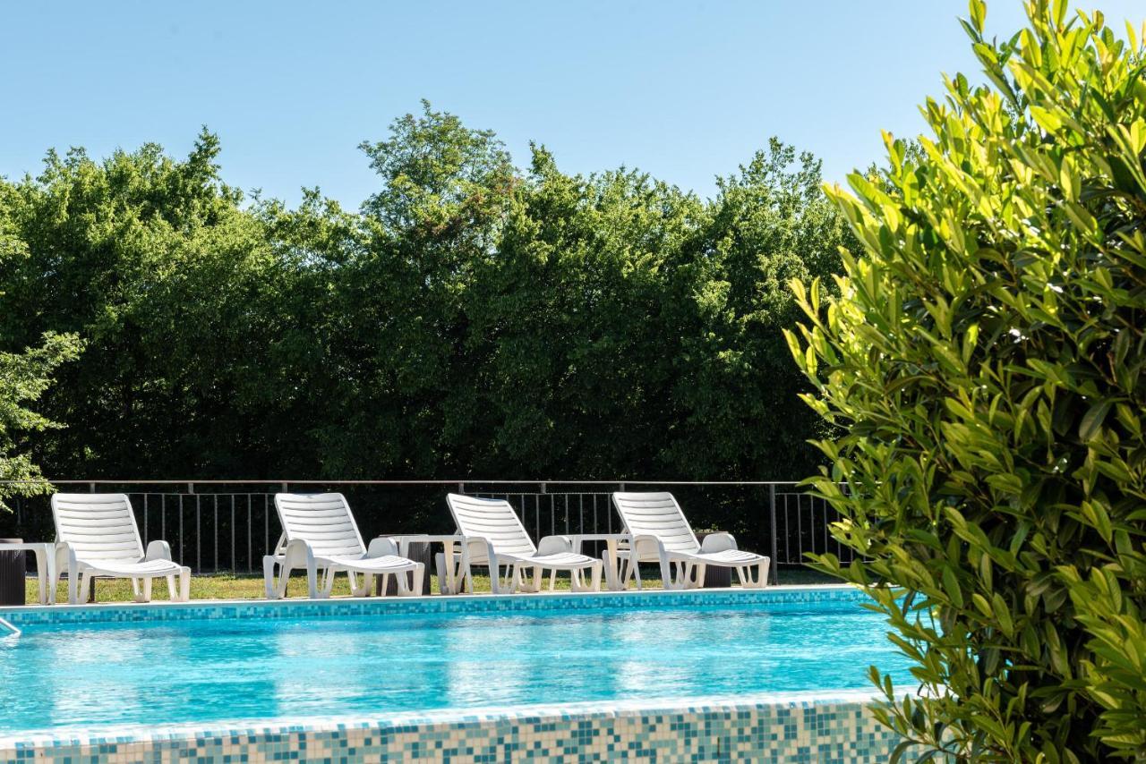 Hotel Tomazici Santalezi Luaran gambar