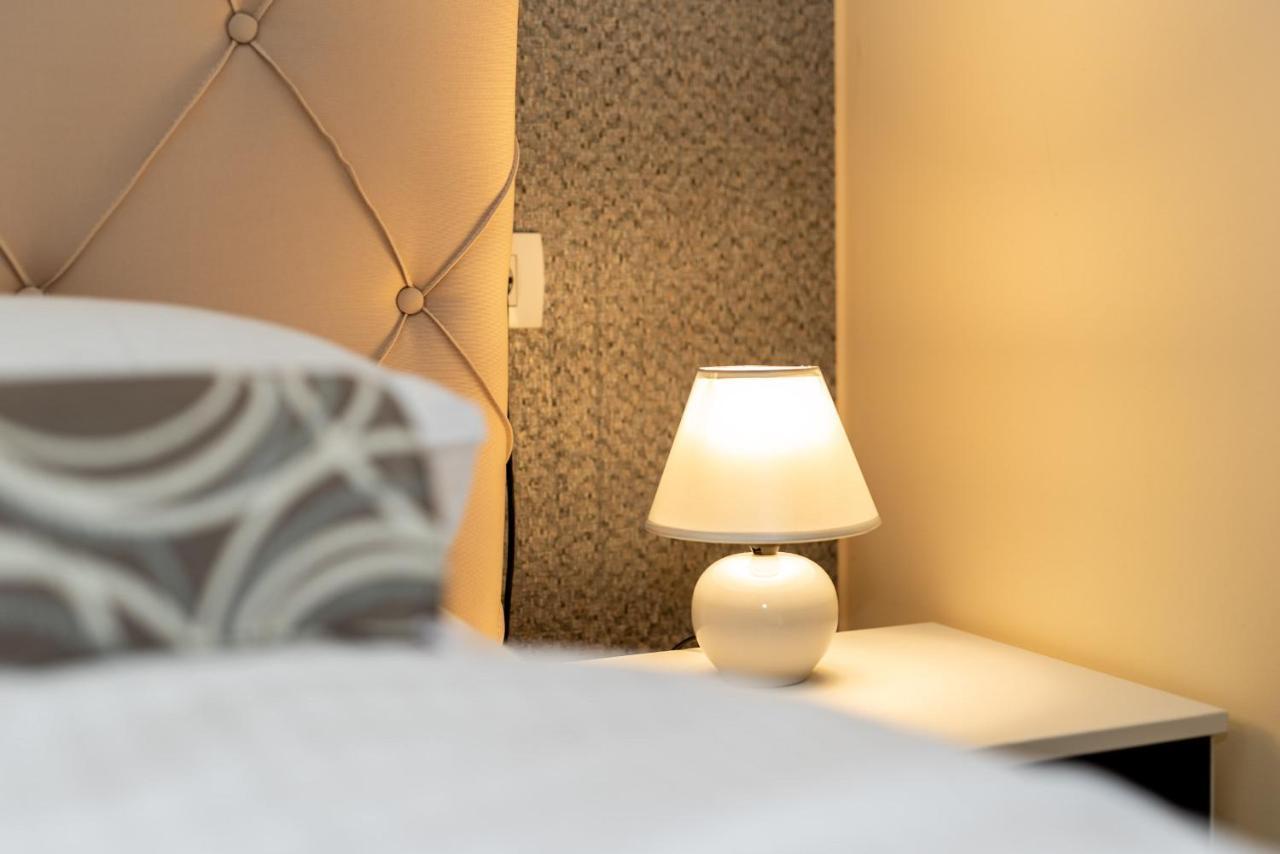 Hotel Tomazici Santalezi Luaran gambar