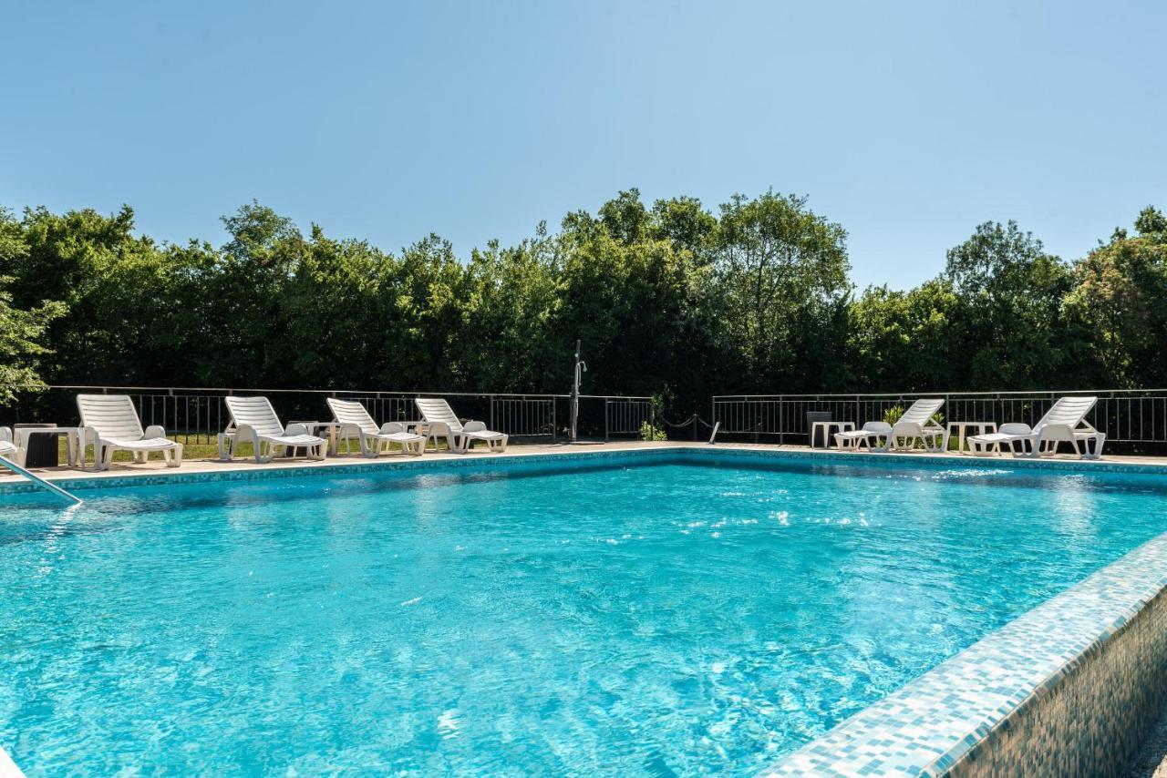 Hotel Tomazici Santalezi Luaran gambar
