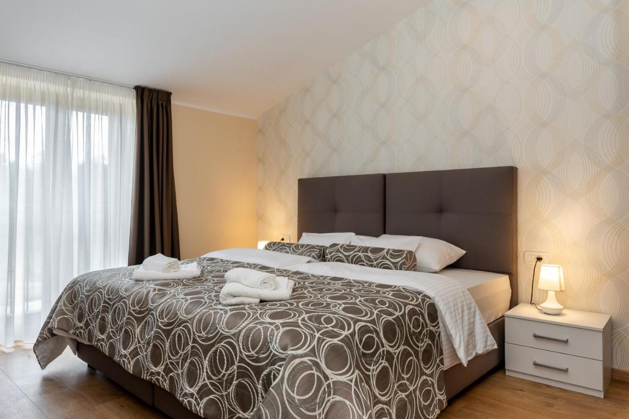 Hotel Tomazici Santalezi Luaran gambar